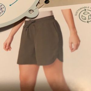 Mondetta stretch woven short medium color burnt olive